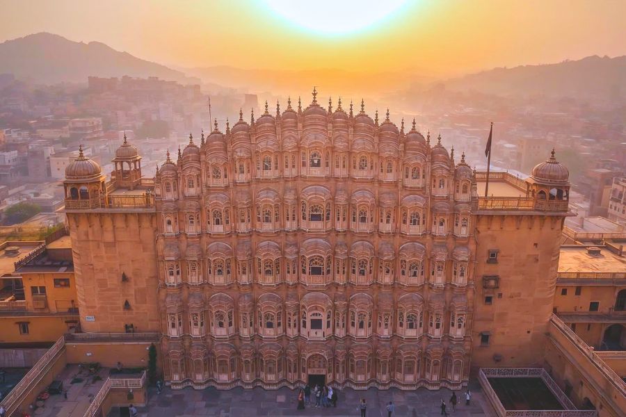 From Delhi: Jaipur City Private Day Tour by Fast Train